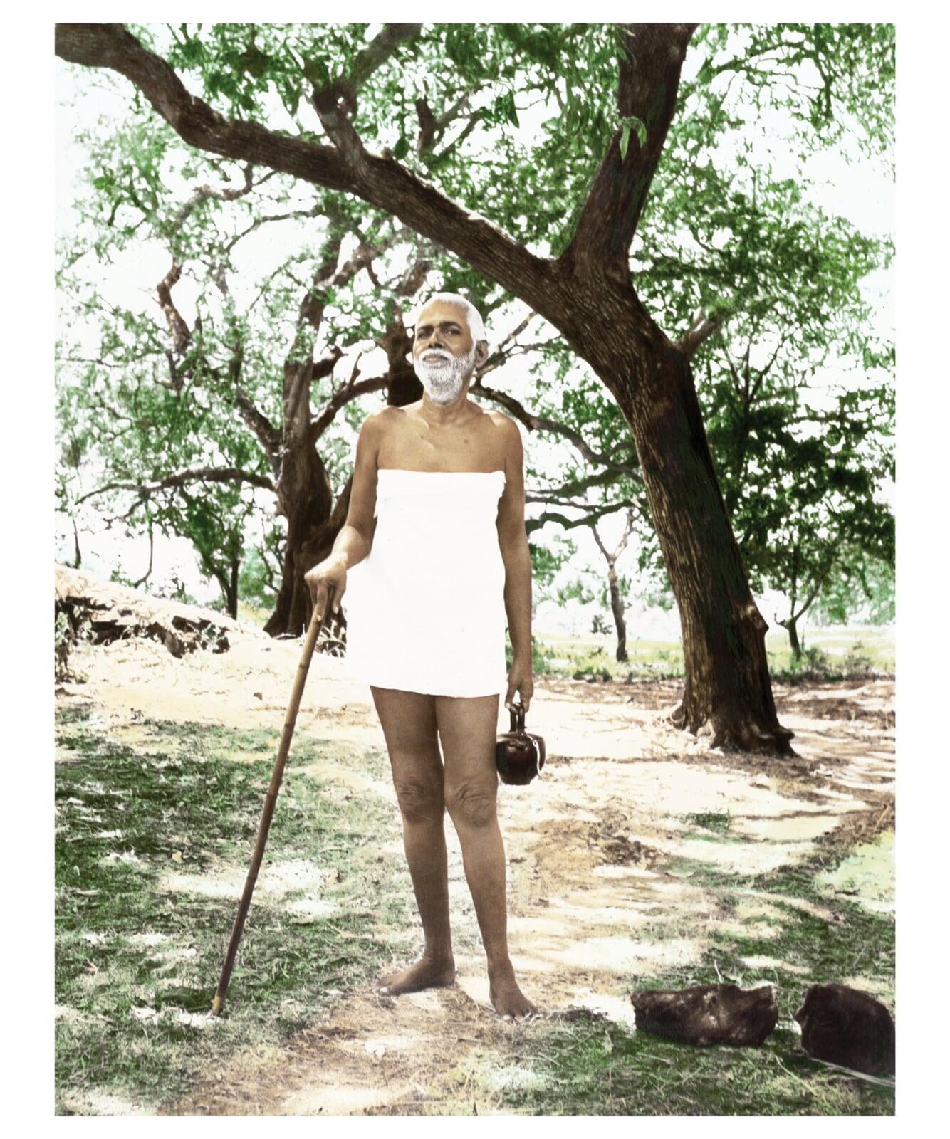 CAV_32_33_ac_from-glass-plate_sitting-on-stone-at-mango-tree-cave_first